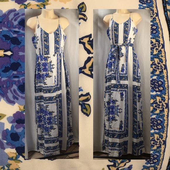 Parisian Works Dresses & Skirts - Size 12. Scarf print maxi dress with side slits